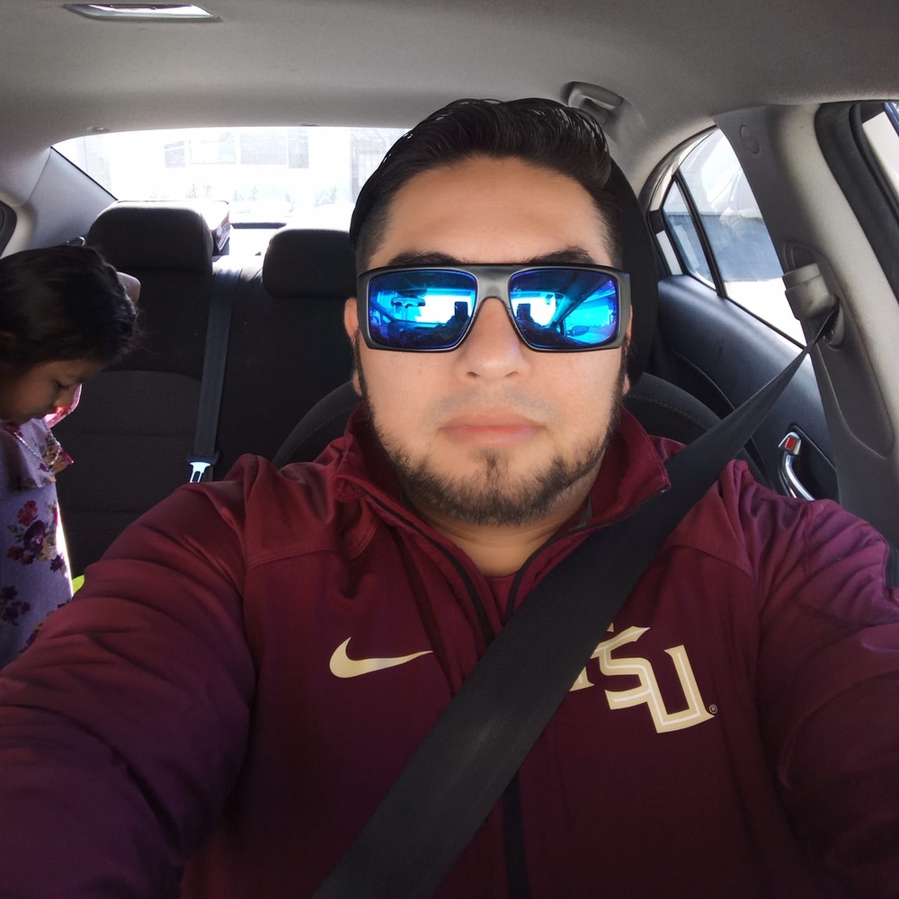 Meet your Posher, Julio